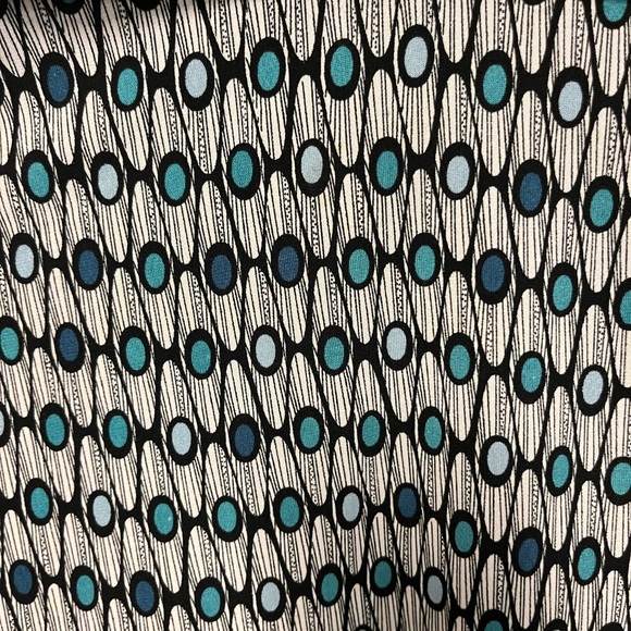 Cato Patterned Top - Picture 3 of 7